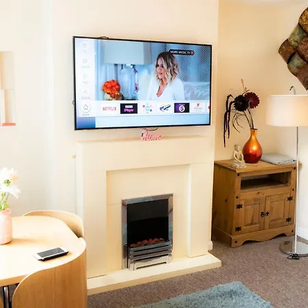 Large & Homely House Near City Centre, Sleeps 5 ! Birmingham