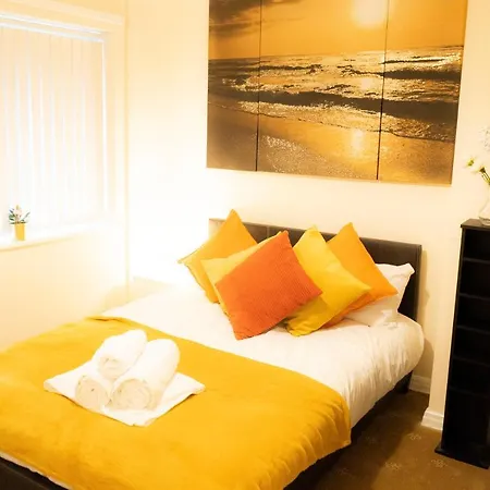 Large & Homely House Near City Centre, Sleeps 5 ! Birmingham