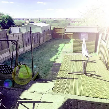 Large & Homely House Near City Centre, Sleeps 5 ! Apartment *